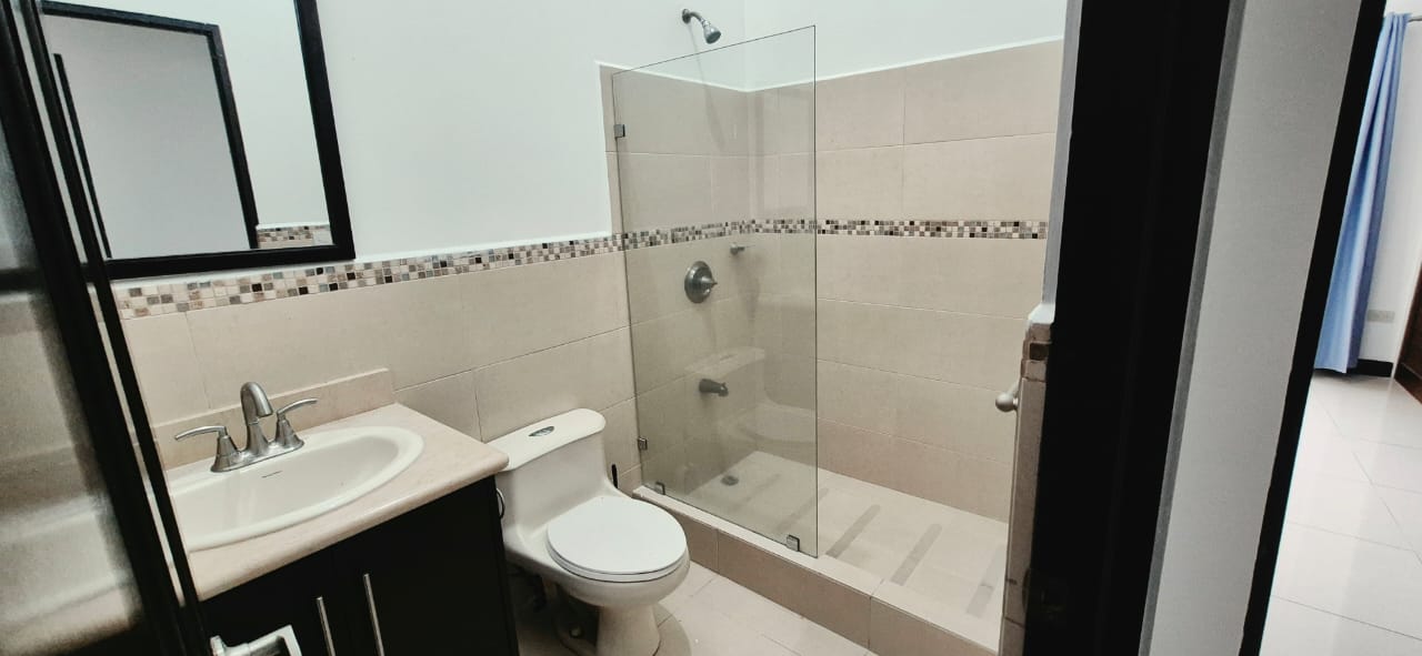 Foto original: Baño con ducha